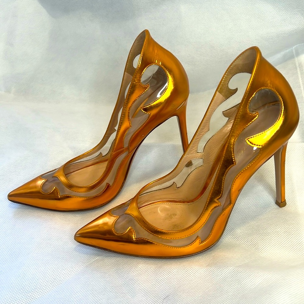 I love these beautiful shoes, but they are slightly too large.